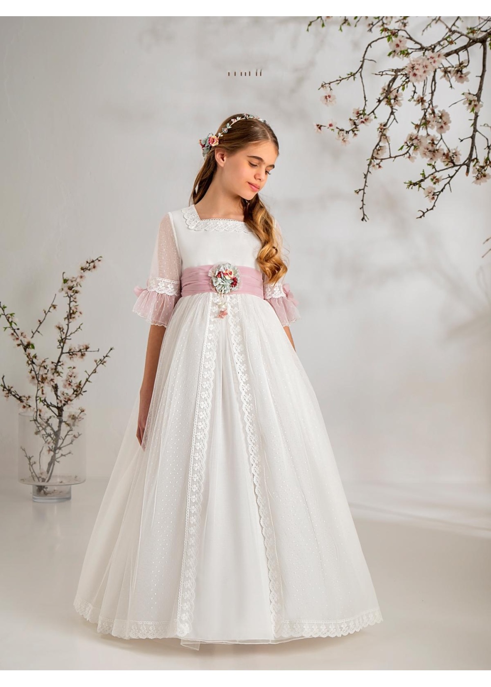 -- VESTIDO DE COMUNION 2027 AIRE MODELO A962